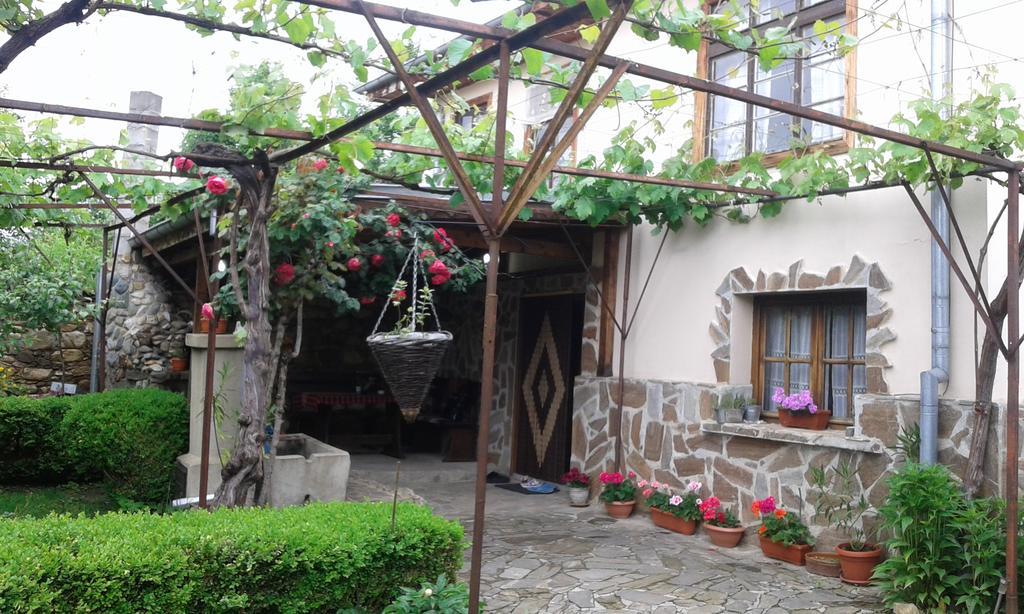 The House In Shipka Villa Bagian luar foto