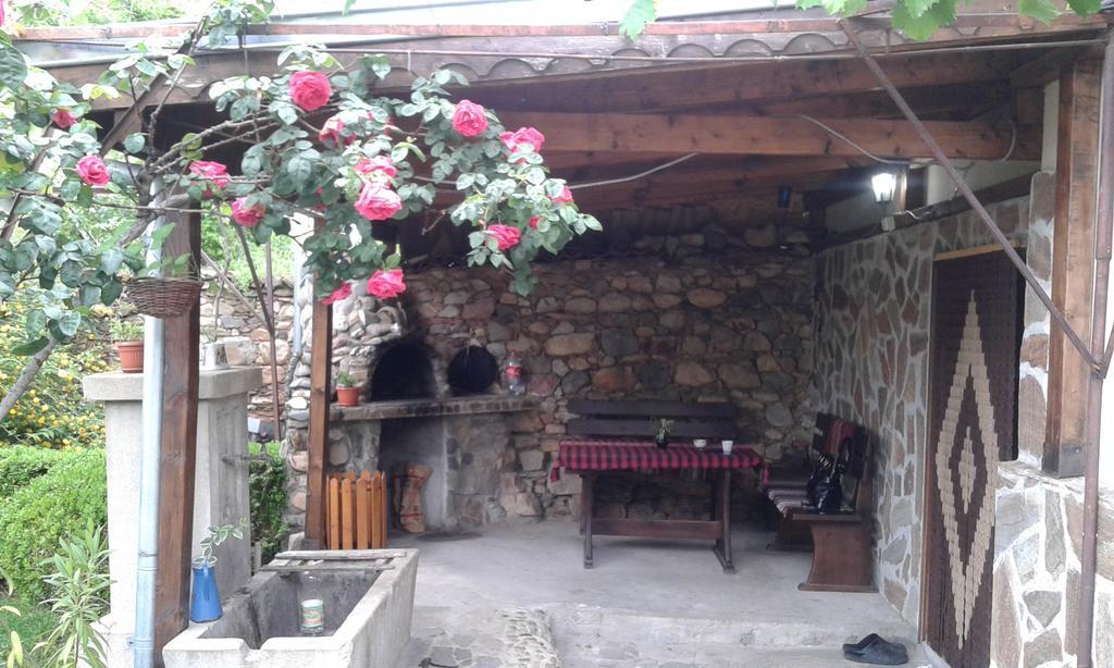 The House In Shipka Villa Bagian luar foto